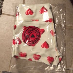 Untied lifters shorts